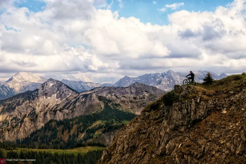 Geile Aussicht auf der BBS Tour, Super Stimmung mit Alpenpanorama.